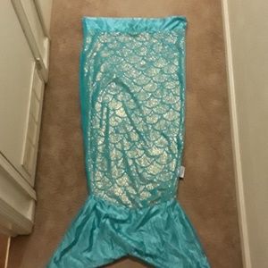 Mermaid tail blanket